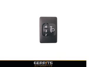 Używane Przelacznik reflektora LHV Toyota Auris Touring Sports (E18) 1.8 16V Hybrid Cena € 21,98 Procedura marży oferowane przez Gerrits Automotive