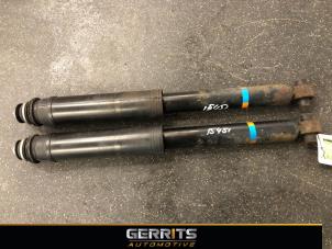 Used Shock absorber kit Toyota Auris Touring Sports (E18) 1.8 16V Hybrid Price € 32,98 Margin scheme offered by Gerrits Automotive
