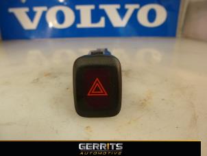 Używane Przelacznik swiatel awaryjnych Volvo V60 I (FW/GW) 2.0 D3 20V Cena € 19,99 Procedura marży oferowane przez Gerrits Automotive