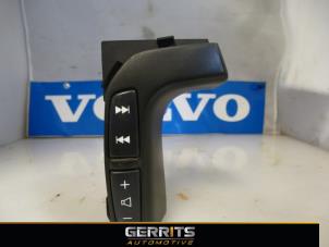 Used Steering wheel mounted radio control Volvo V70 (SW) 2.4 20V 140 Price € 21,98 Margin scheme offered by Gerrits Automotive