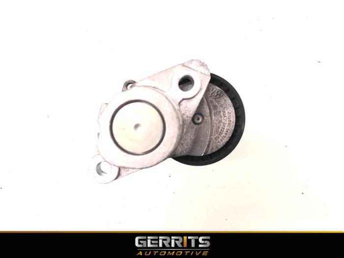 Usados Rodillo tensor correa múltiple Audi A3 Sportback (8VA/8VF) 1.5 TFSI 16V Precio € 19,80 Norma de margen ofrecido por Gerrits Automotive BV
