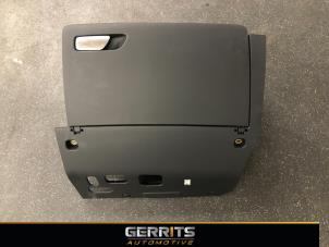Usagé Boîte à gants Audi A3 Sportback (8VA/8VF) 1.5 TFSI 16V Prix € 49,48 Règlement à la marge proposé par Gerrits Automotive