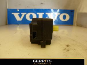 Used Heater valve motor Volvo V70 (SW) 2.4 D5 20V Price € 21,98 Margin scheme offered by Gerrits Automotive