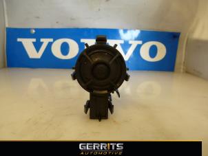 Usados Tweeter Volvo S60 I (RS/HV) 2.5 R 20V Precio € 26,40 Norma de margen ofrecido por Gerrits Automotive