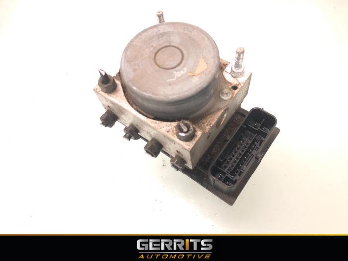 Używane Pompa ABS Fiat Grande Punto (199) 1.3 JTD Multijet 16V 85 Actual Cena € 39,99 Procedura marży oferowane przez Gerrits Automotive BV