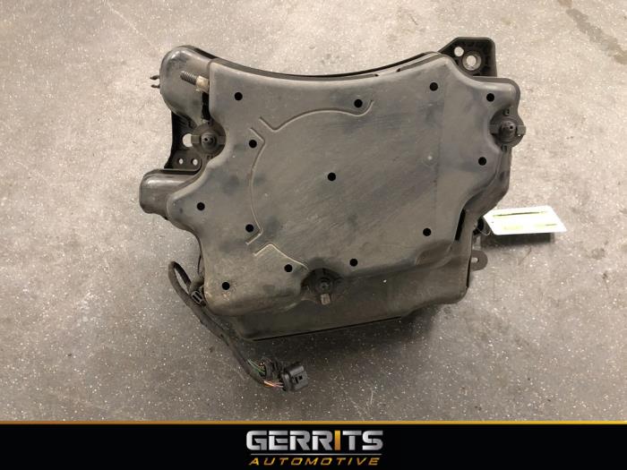 Gebrauchte Adblue Tank Volkswagen Golf VII Variant (AUVV) 1.6 TDI BMT 16V Preis € 299,99 Margenregelung angeboten von Gerrits Automotive BV