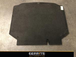 Używane Plyta podlogowa bagaznika Seat Leon (5FB) 1.4 TSI ACT 16V Cena € 82,48 Procedura marży oferowane przez Gerrits Automotive