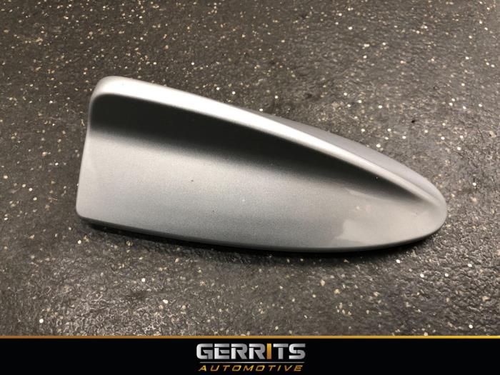 GPS antenna from a BMW X3 (F25) xDrive30d 24V 2012