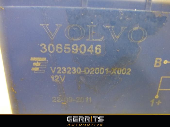 Relé de un Volvo V60 I (FW/GW) 1.6 DRIVe 2012