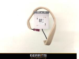 Used Antenna Amplifier Renault Clio V (RJAB) 1.6 E-Tech 140 16V Price € 54,98 Margin scheme offered by Gerrits Automotive
