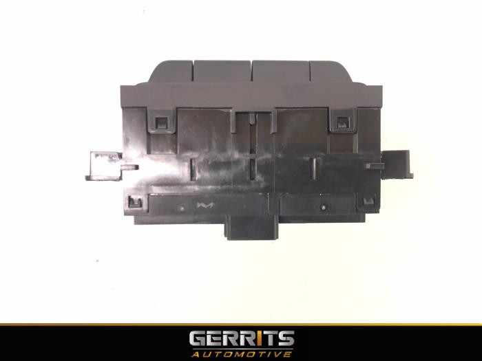 AIH headlight switch from a Renault Clio V (RJAB) 1.6 E-Tech 140 16V 2021