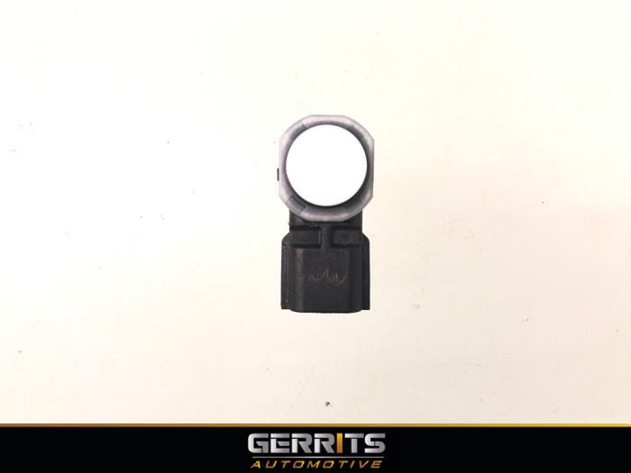 Usados Sensor PDC Renault Clio V (RJAB) 1.6 E-Tech 140 16V Precio € 27,48 Norma de margen ofrecido por Gerrits Automotive BV