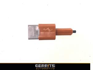 Używane Czujnik tempomatu Renault Clio V (RJAB) 1.6 E-Tech 140 16V Cena € 21,98 Procedura marży oferowane przez Gerrits Automotive