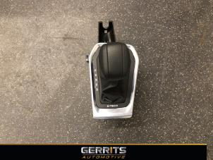 Usagé Levier de sélection automatique Renault Clio V (RJAB) 1.6 E-Tech 140 16V Prix € 137,48 Règlement à la marge proposé par Gerrits Automotive