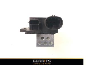 Used Cooling fan resistor Renault Clio V (RJAB) 1.6 E-Tech 140 16V Price € 32,98 Margin scheme offered by Gerrits Automotive