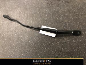 Used Front wiper arm Renault Clio V (RJAB) 1.6 E-Tech 140 16V Price € 21,98 Margin scheme offered by Gerrits Automotive