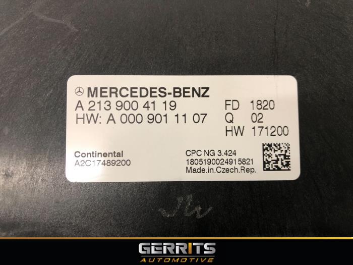 Automatic gearbox computer from a Mercedes-Benz A (177.0) 2.0 A-250 Turbo 16V 2018