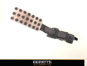 Used Accelerator pedal Mercedes A (177.0) 2.0 A-250 Turbo 16V Price € 43,98 Margin scheme offered by Gerrits Automotive