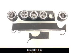 Used Dashboard part Mercedes A (177.0) 2.0 A-250 Turbo 16V Price € 399,99 Margin scheme offered by Gerrits Automotive