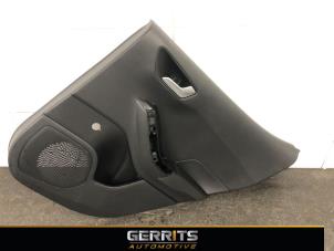 Używane Tapicerka drzwi prawych tylnych wersja 4-drzwiowa Ford Fiesta 7 1.0 EcoBoost 12V 100 Cena € 54,98 Procedura marży oferowane przez Gerrits Automotive