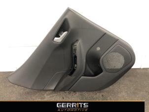Używane Tapicerka drzwi lewych tylnych wersja 4-drzwiowa Ford Fiesta 7 1.0 EcoBoost 12V 100 Cena € 54,98 Procedura marży oferowane przez Gerrits Automotive