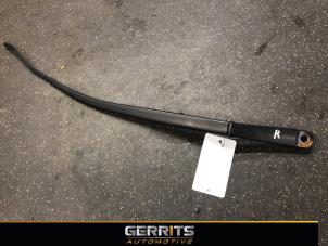 Used Front wiper arm Hyundai iX35 (LM) 1.6 GDI 16V Price € 21,98 Margin scheme offered by Gerrits Automotive