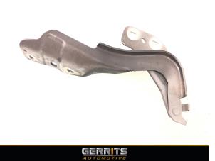 Used Bonnet Hinge Ford Mondeo V Wagon 1.5 TDCi Price € 54,98 Margin scheme offered by Gerrits Automotive