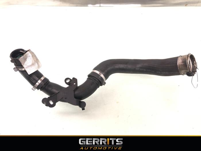 Intercooler hose from a Renault Captur (2R) 0.9 Energy TCE 12V 2016