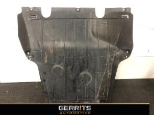 Used Engine protection panel Renault Captur (2R) 0.9 Energy TCE 12V Price € 44,99 Margin scheme offered by Gerrits Automotive