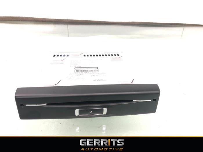 CD changer from a Citroën C4 Picasso (3D/3E) 1.6 e-HDi 115 2014