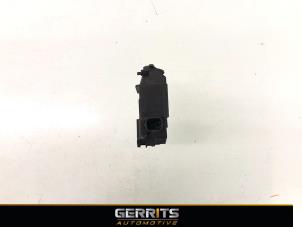 Used Tank flap lock motor Citroen C4 Picasso (3D/3E) 1.6 e-HDi 115 Price € 27,48 Margin scheme offered by Gerrits Automotive