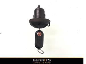 Used Fuel cap Fiat 500C (312) 0.9 TwinAir 85 Price € 38,48 Margin scheme offered by Gerrits Automotive
