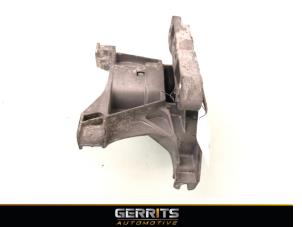 Używane Wspornik silnika Citroen C4 Picasso (3D/3E) 1.6 e-HDi 115 Cena € 38,48 Procedura marży oferowane przez Gerrits Automotive