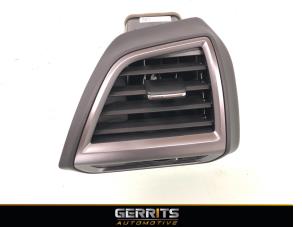 Używane Kratka wentylacyjna deski rozdzielczej Subaru Forester (SJ) 2.0 16V X Cena € 49,48 Procedura marży oferowane przez Gerrits Automotive
