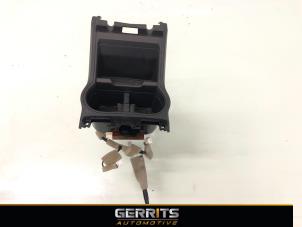 Used Cup holder Subaru Forester (SJ) 2.0 16V X Price € 54,98 Margin scheme offered by Gerrits Automotive
