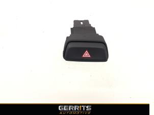 Używane Przelacznik swiatel awaryjnych Kia Picanto (TA) 1.0 12V Cena € 21,98 Procedura marży oferowane przez Gerrits Automotive