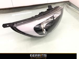 Used Headlight, right Kia Rio III (UB) 1.2 CVVT 16V Price € 299,99 Margin scheme offered by Gerrits Automotive