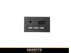 Used AUX / USB connection Hyundai i10 (F5) 1.1i 12V Price € 19,99 Margin scheme offered by Gerrits Automotive