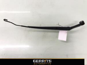 Used Front wiper arm Kia Picanto (TA) 1.2 16V Price € 19,99 Margin scheme offered by Gerrits Automotive