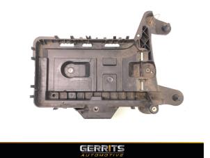 Used Battery box Volkswagen Touran (1T3) 1.2 TSI Price € 21,98 Margin scheme offered by Gerrits Automotive