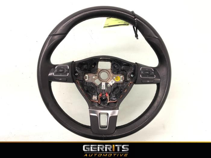 Steering wheel from a Volkswagen Touran (1T3) 1.2 TSI 2012