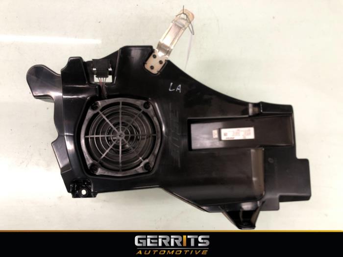 Używane Subwoofer Audi A3 Sportback (8PA) 2.0 TDI DPF Cena € 82,48 Procedura marży oferowane przez Gerrits Automotive BV
