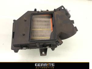 Usados Cuerpo de filtro de aire Volvo S60 I (RS/HV) 2.4 D5 20V Precio € 38,48 Norma de margen ofrecido por Gerrits Automotive