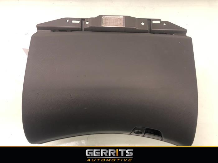 Glovebox from a Volvo S60 I (RS/HV) 2.4 D5 20V 2008