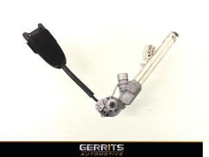 Used Seatbelt tensioner, left Opel Corsa D 1.3 CDTi 16V ecoFLEX Price € 54,98 Margin scheme offered by Gerrits Automotive