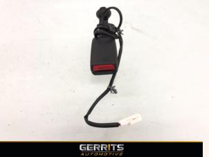 Used Front seatbelt buckle, right Nissan Note (E11) 1.6 16V Price € 27,48 Margin scheme offered by Gerrits Automotive