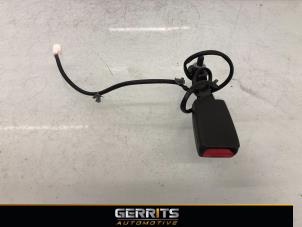 Used Front seatbelt buckle, left Nissan Note (E11) 1.6 16V Price € 27,48 Margin scheme offered by Gerrits Automotive