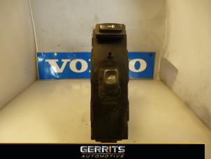 Used Electric window switch Volvo V70 (SW) 2.4 D5 20V Price € 31,90 Margin scheme offered by Gerrits Automotive