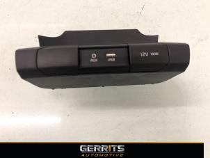 Used AUX / USB connection Kia Picanto (JA) 1.0 T-GDI 12V Price € 32,98 Margin scheme offered by Gerrits Automotive
