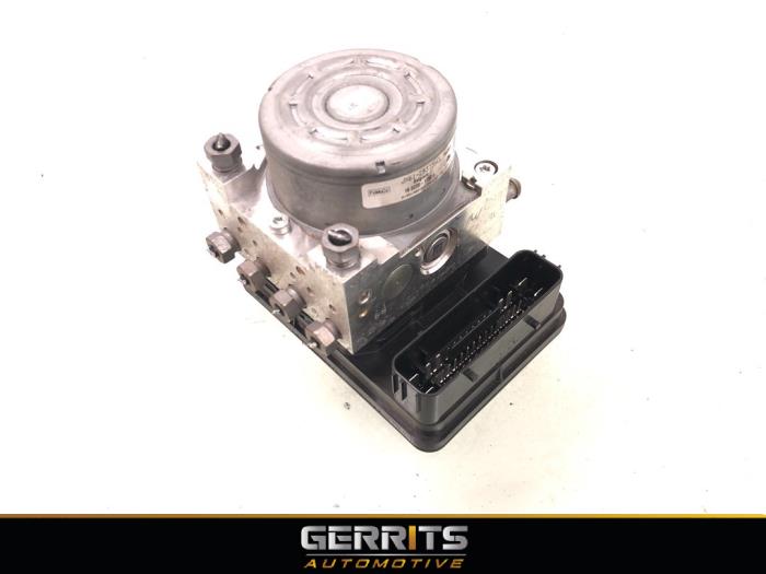 ABS pump from a Ford Focus 4 1.0 Ti-VCT EcoBoost 12V 100 2019